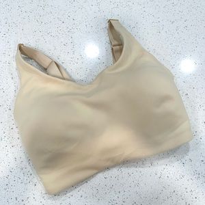 Lululemon Sports Bra 32G nude Alignment Bra full coverage high support EUC 32 G